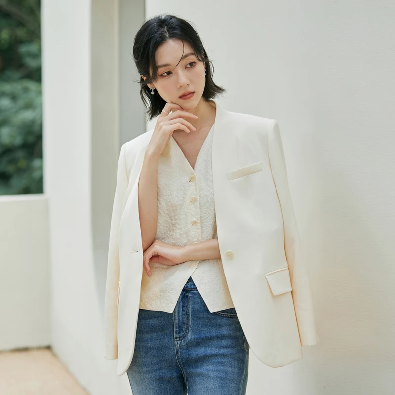 风笛2025春季新款米白色西装外套女休闲百搭时尚气质女小西服上衣