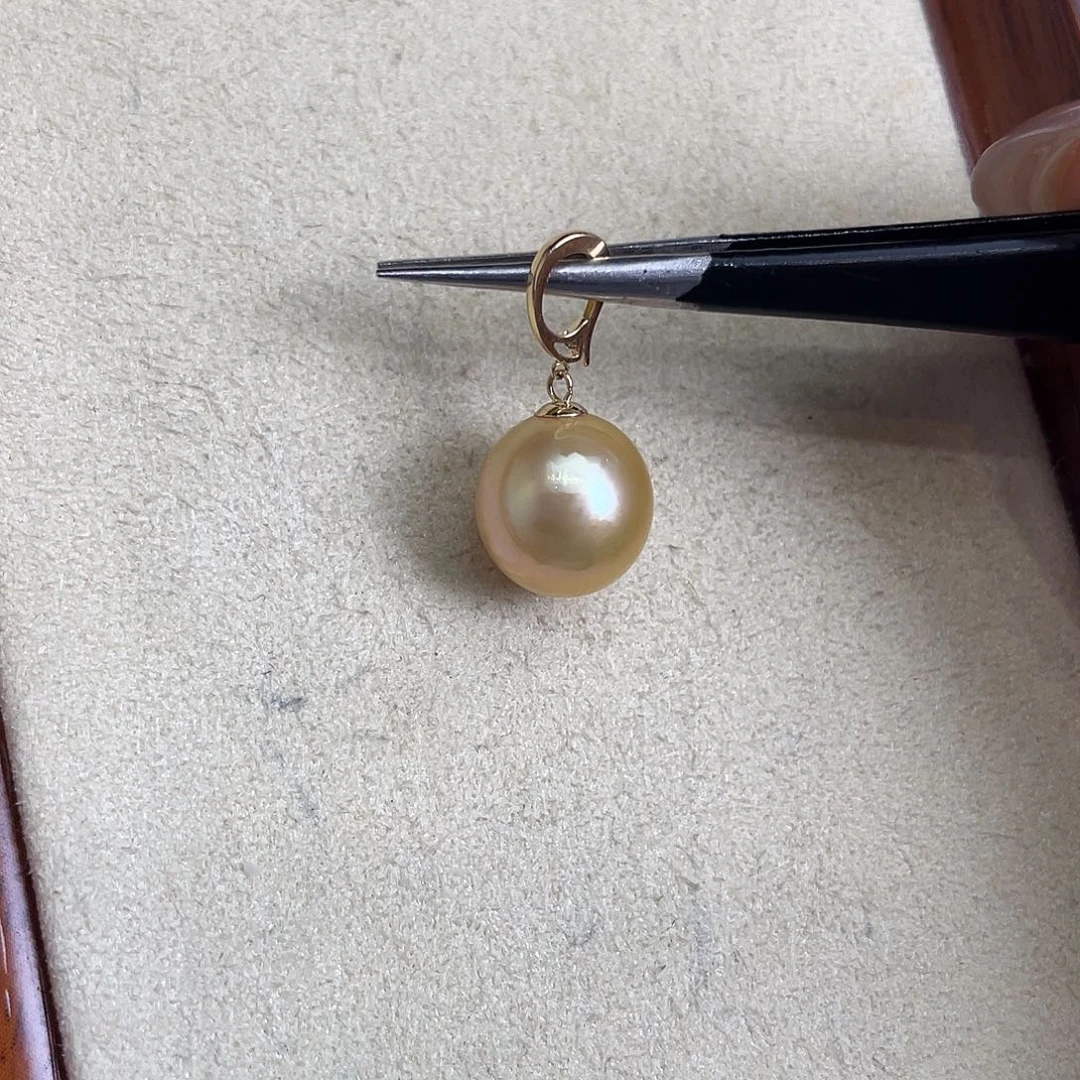 18K金镶嵌吊坠(不含链)海水珍珠