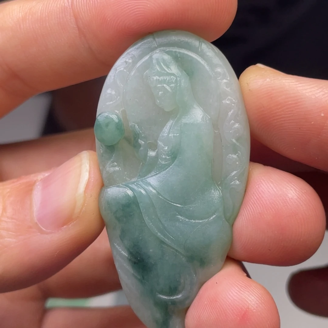 定制翡翠未镶嵌自在观音