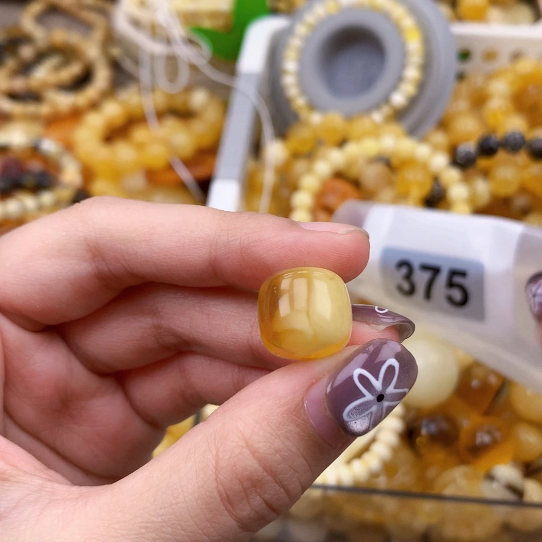 鸡***湿琥珀未镶嵌珠宝奇石14