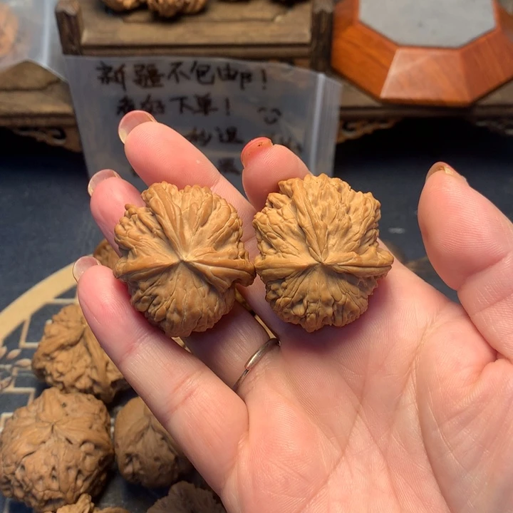把件文玩核桃白狮子