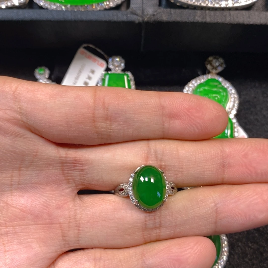 颈饰银S925镶嵌翡翠蛋面戒指