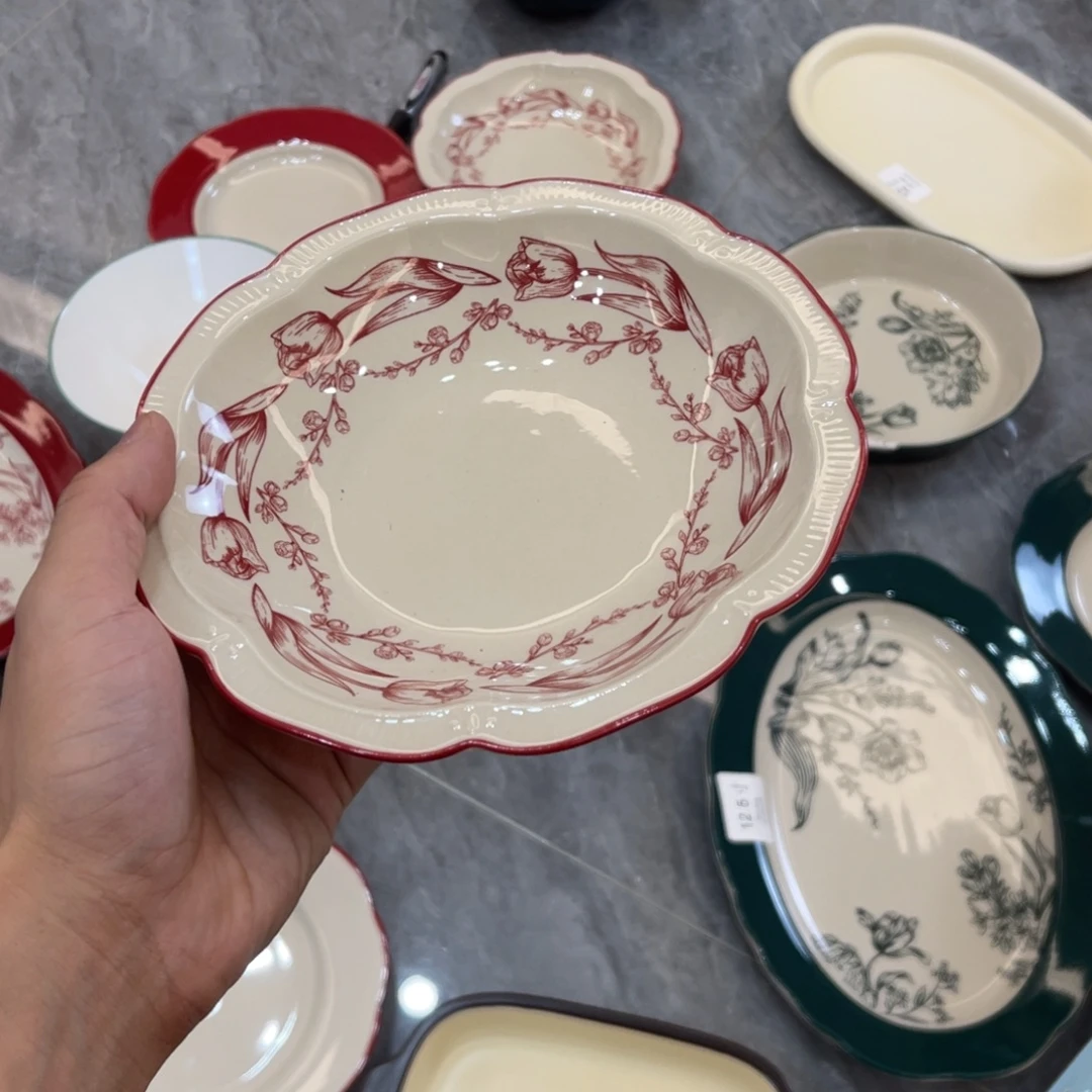 陶瓷微瑕餐具介意勿拍，满18飞！