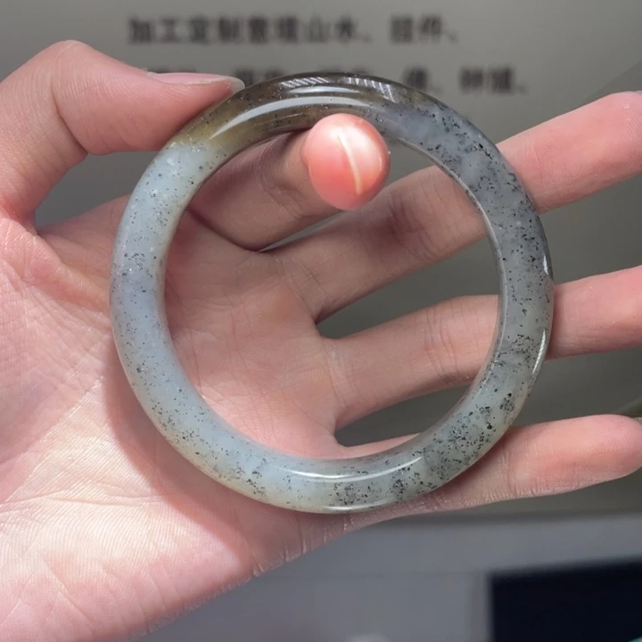 和田玉未镶嵌把件