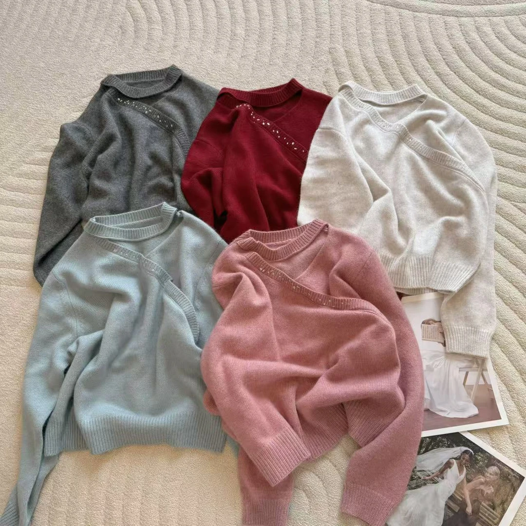 【豆子推荐】99721 冬季挂脖V领钉钻纯色百搭毛衣时尚长袖