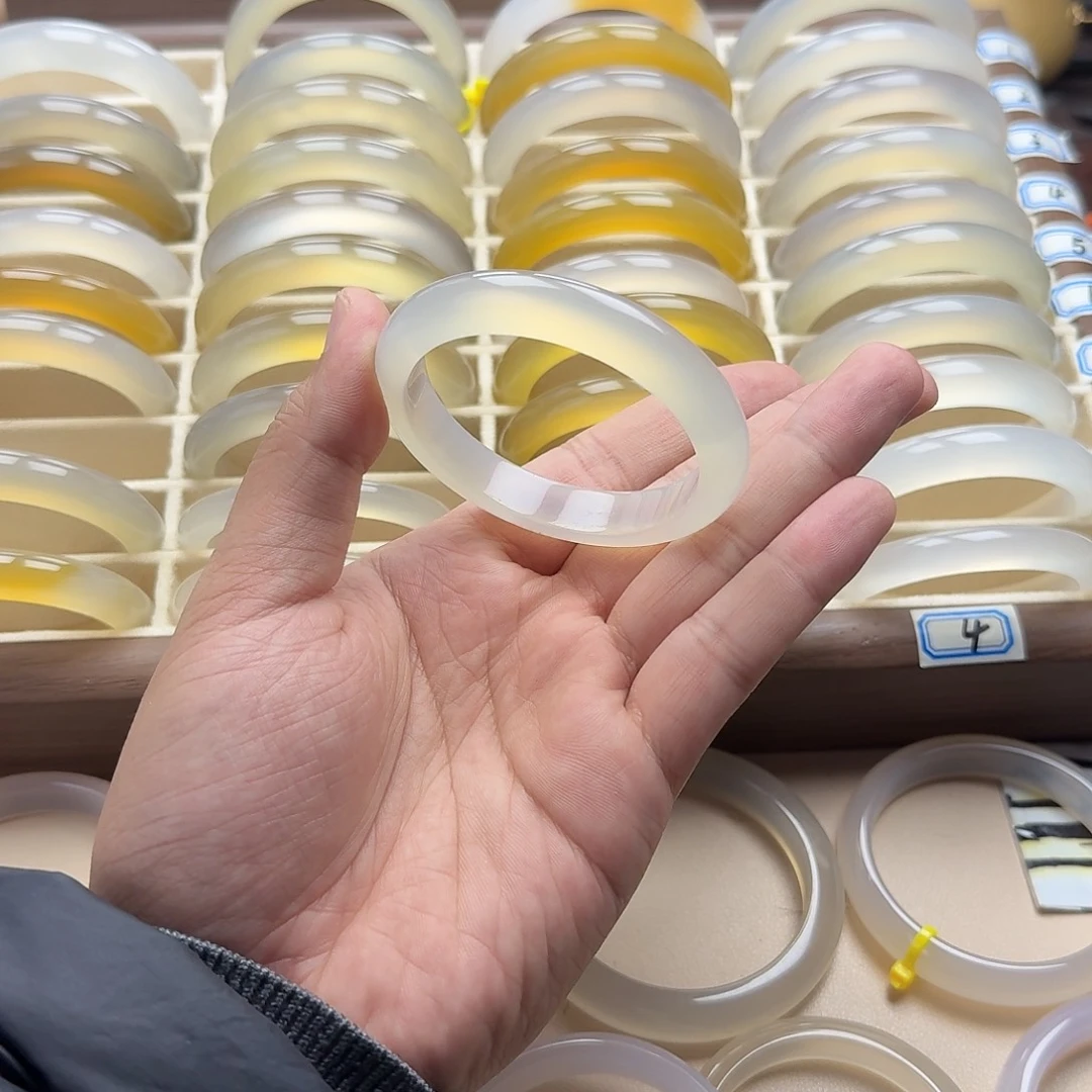 玛瑙/玉髓未镶嵌手镯54.7圈口