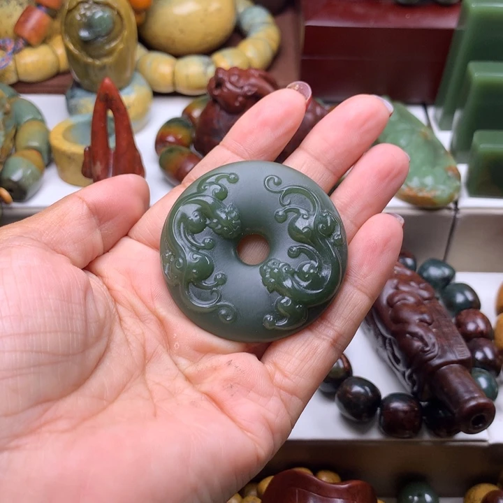 岫岩老玉（透闪石质玉）把件未镶嵌相***！