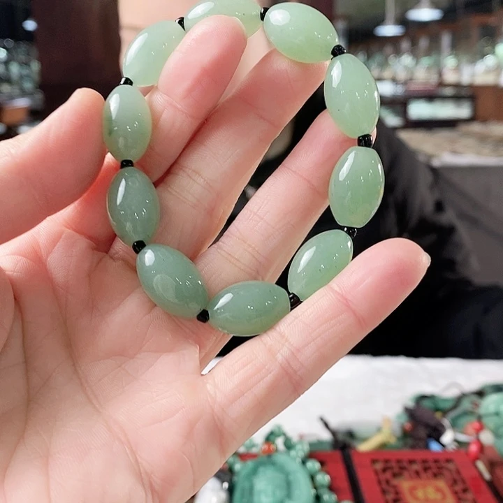 密玉（石英质玉）颈饰未镶嵌