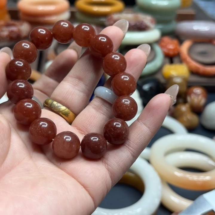 石英岩玉未镶嵌颈饰