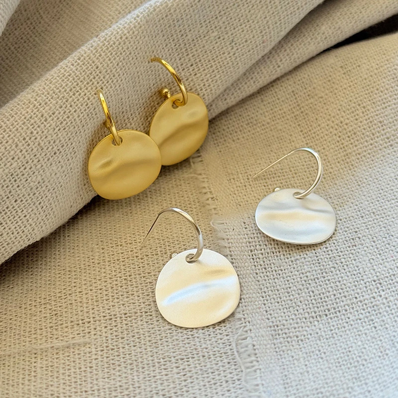 925银耳饰 925纯银不规则褶皱圆形耳钉女简约小众设计时髦C型半圆