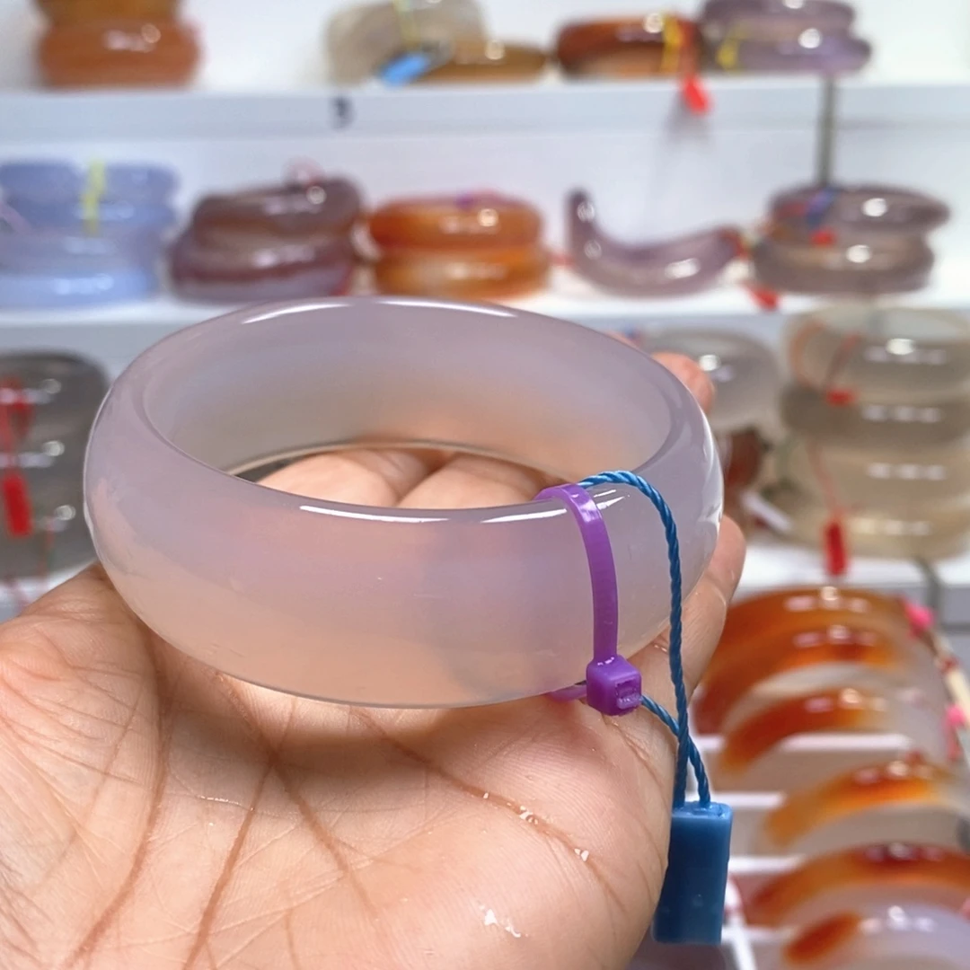 玛瑙/玉髓手镯未镶嵌一****晶天然纹雾