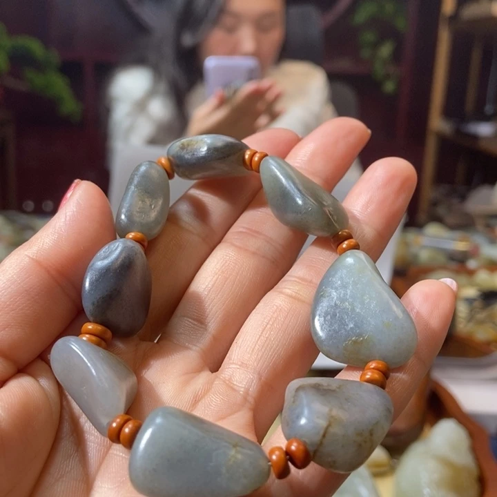 和田玉手串未镶嵌