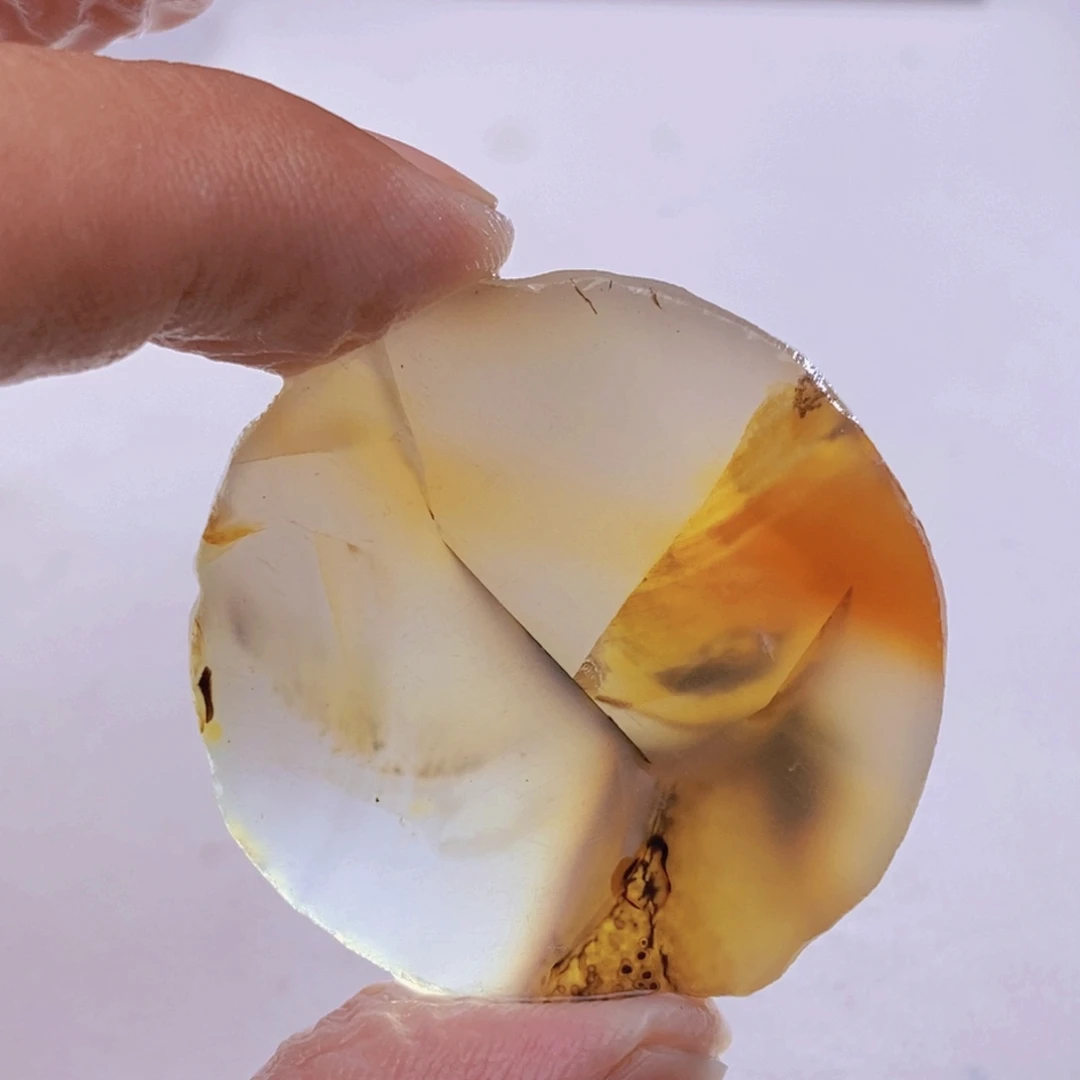 白***山玛瑙/玉髓吊坠(不含链)未镶嵌微瑕