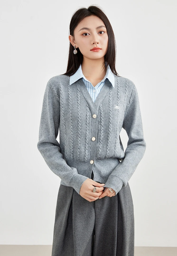 爱客针织衫百搭翻领女浅灰文艺简约女针织衫女装RL25434R001