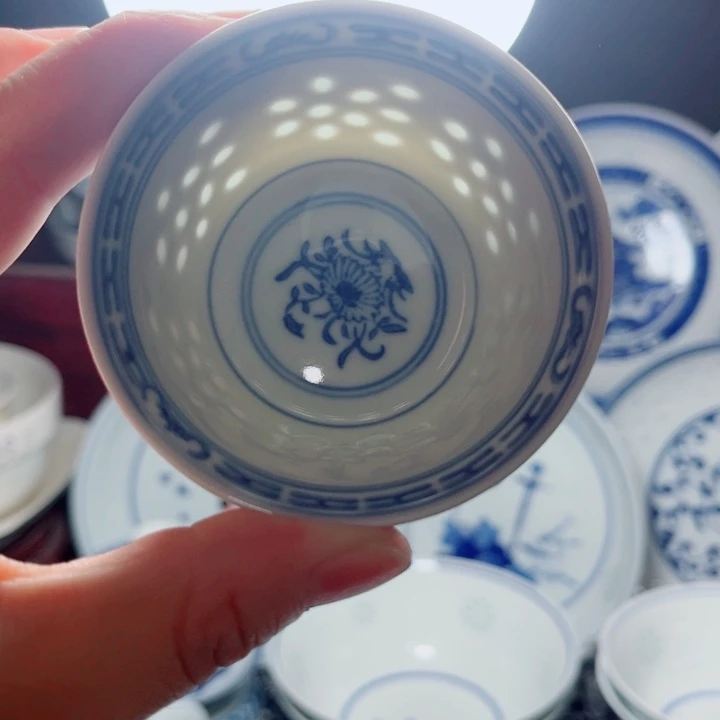 青花玲珑二缸中兰花