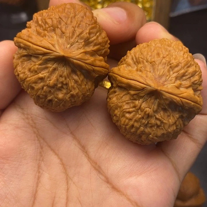 文玩核桃把件人***～41尺密纹狮子