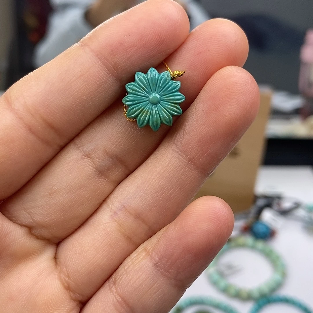 绿松石未镶嵌珠宝奇石