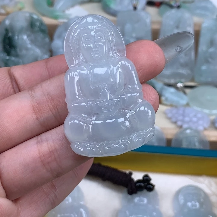 翡翠未镶嵌颈饰观音