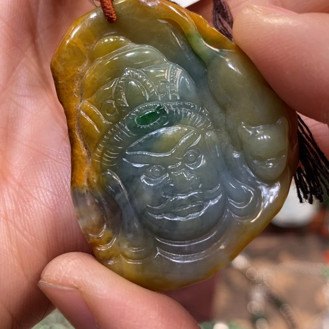 翡翠吊坠(赠链)未镶嵌