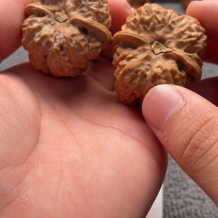 王***核桃蛤蟆头C12文玩核桃