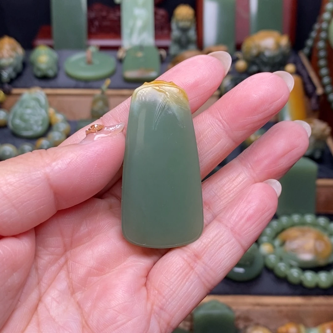 岫岩河磨玉（透闪石质玉）未镶嵌挂件