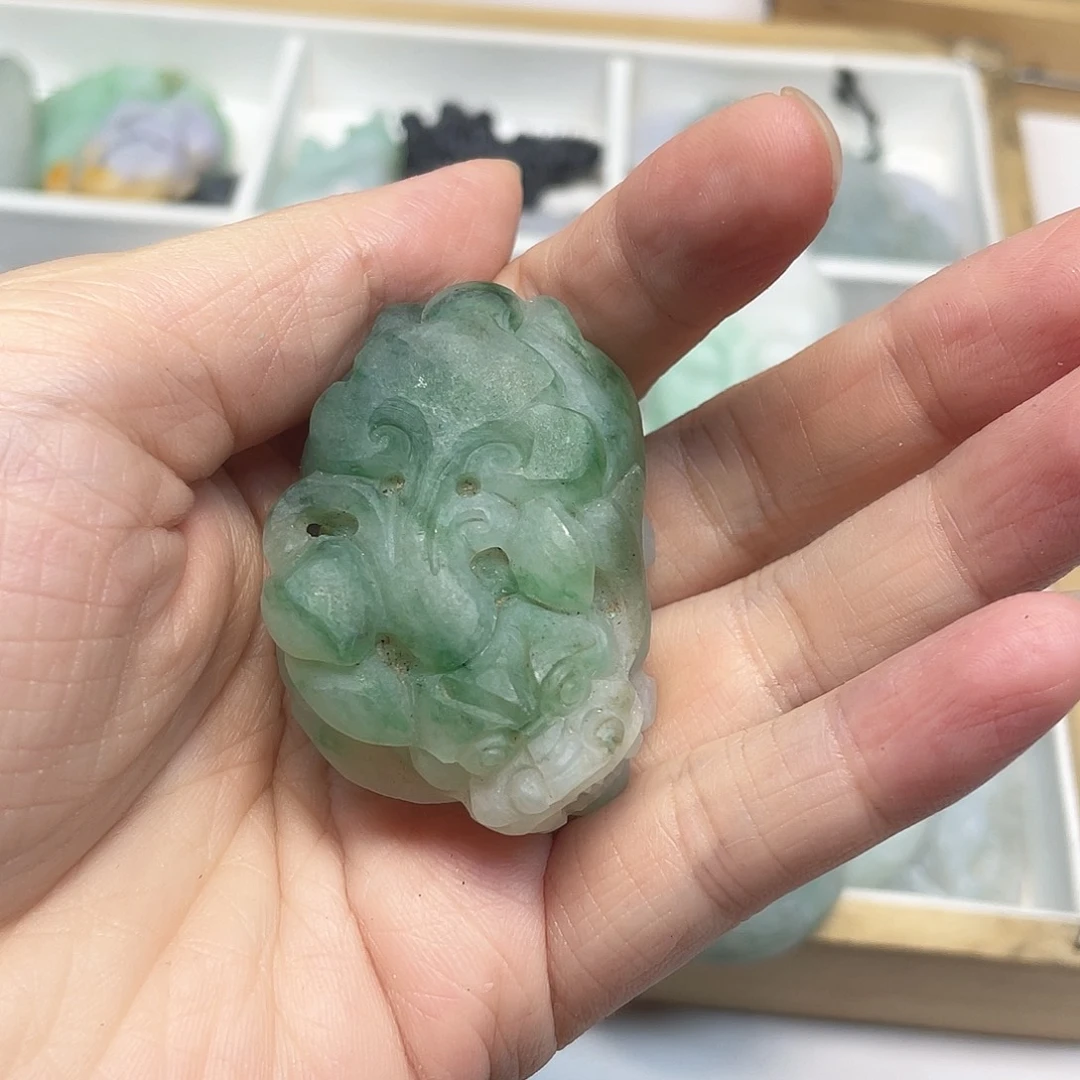 定制翡翠未镶嵌逍**在翡翠
