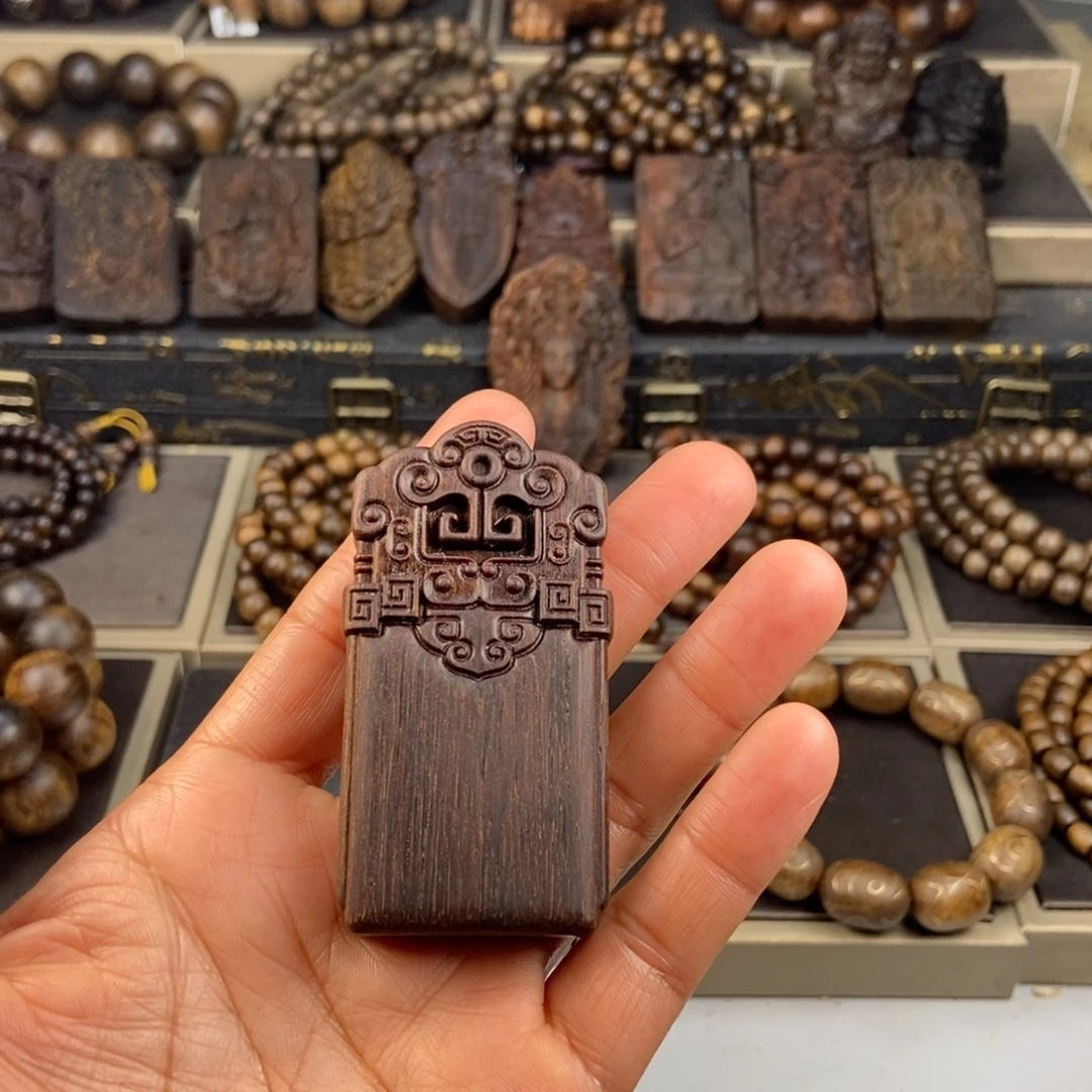沉香木吊坠?***哥越南芽庄白棋老料