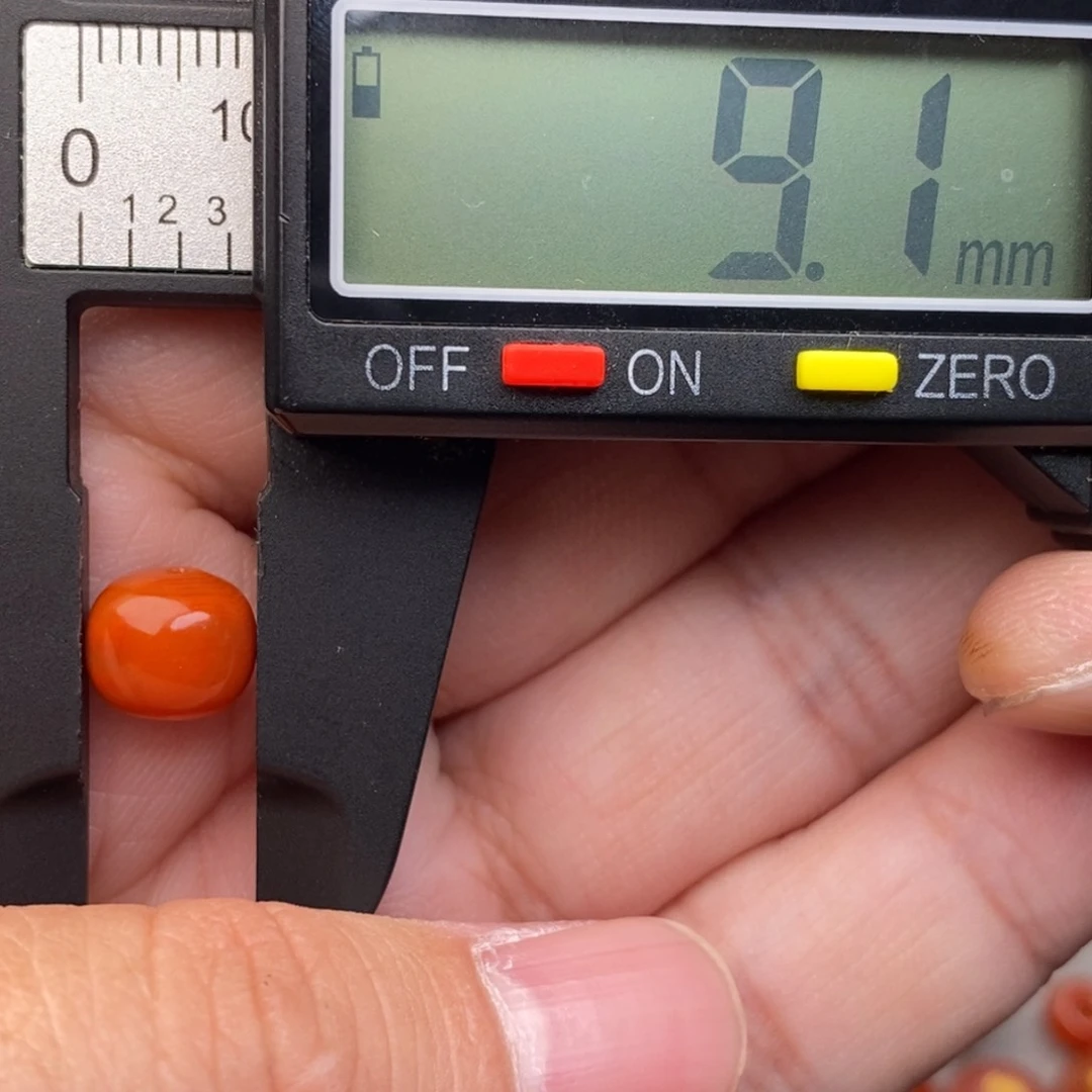 南红玛瑙配饰未镶嵌向***