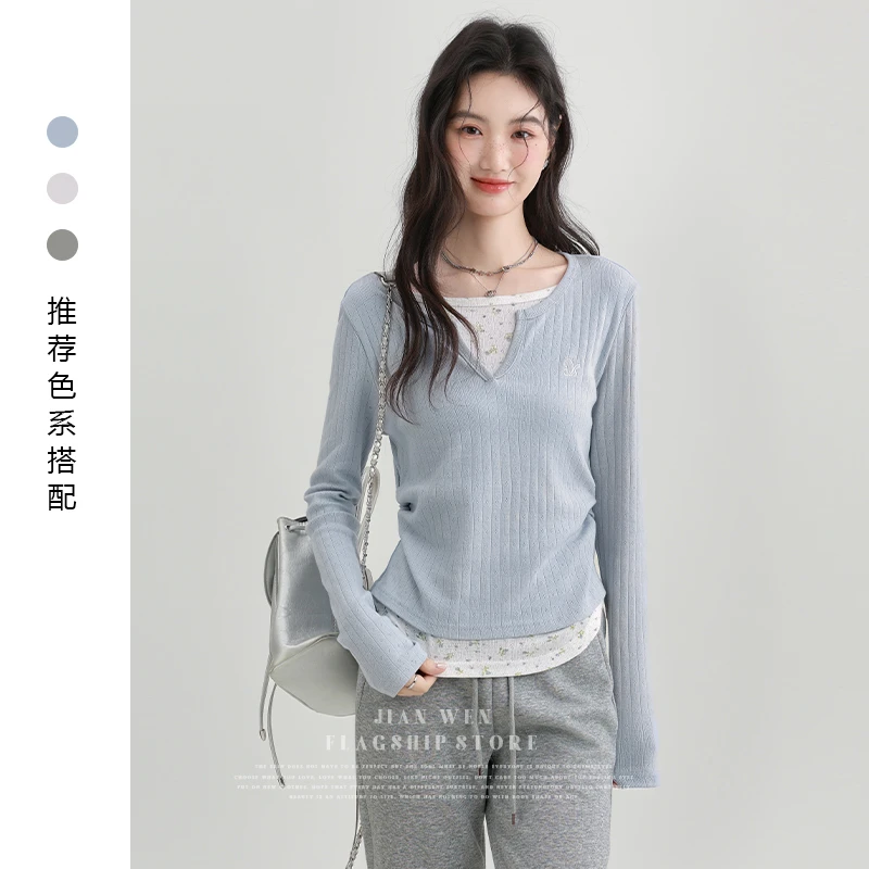 2025春季新款蓝色假两件碎花针织长袖t恤女显瘦内搭打底衫短上衣