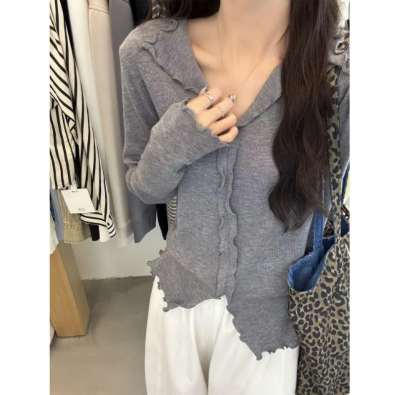 韩系灰色木耳边翻领长袖针织衫女2025早秋设计感修身显瘦百搭上衣