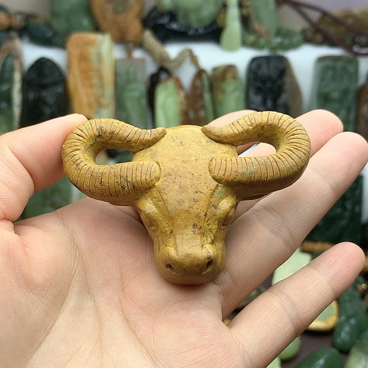 岫岩河磨玉（透闪石质玉）未镶嵌把件
