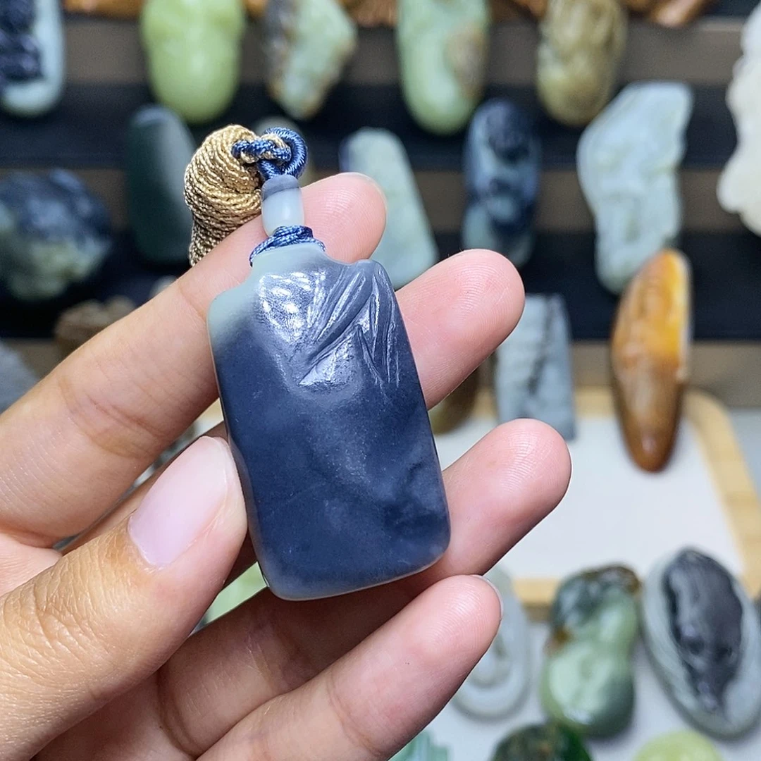 【闪购商品】颈饰未镶嵌和田玉阿*