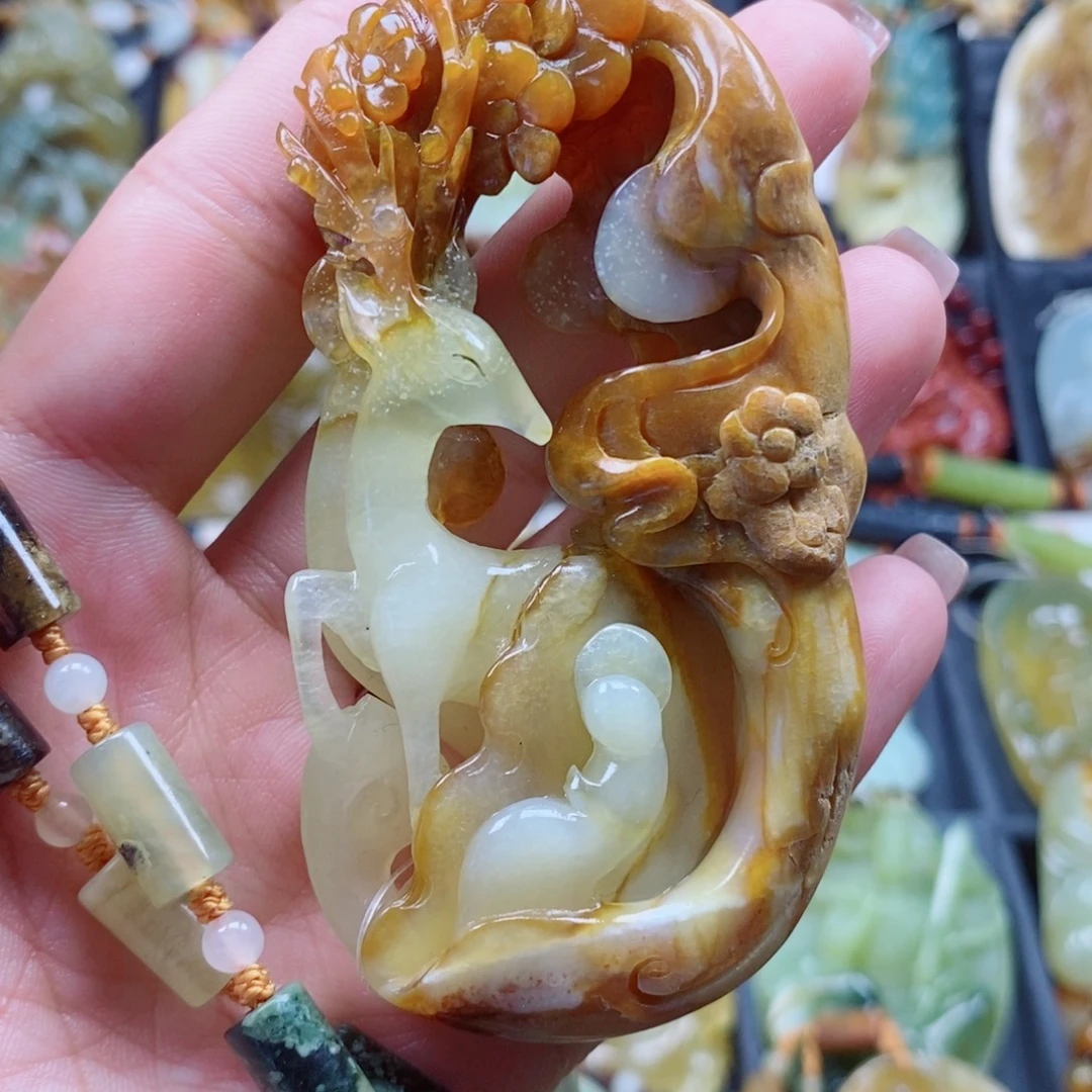 蛇纹石玉未镶嵌颈饰