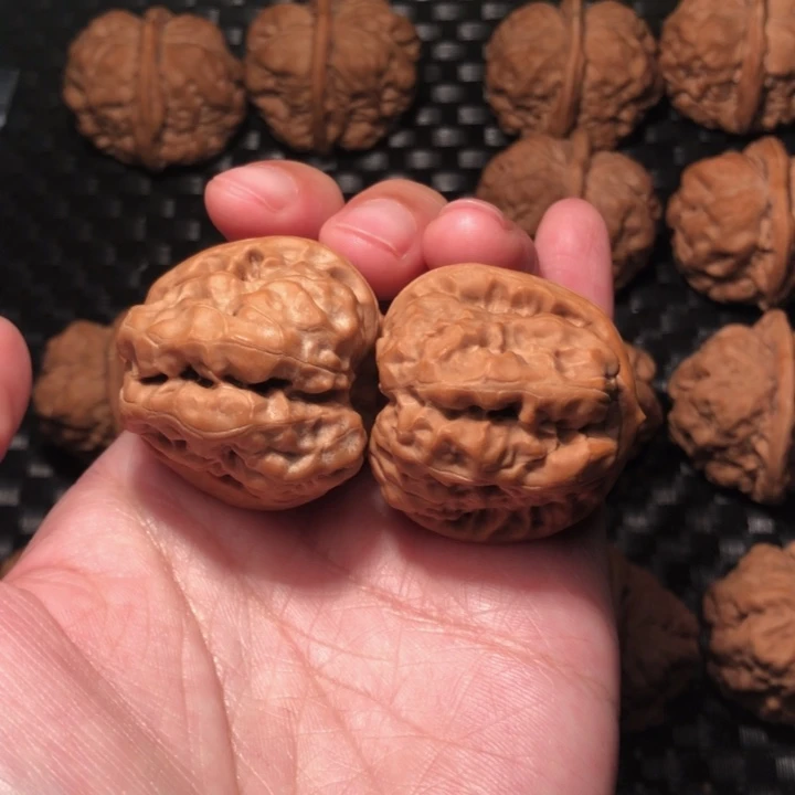 卷***录文玩核桃把件蛤蟆