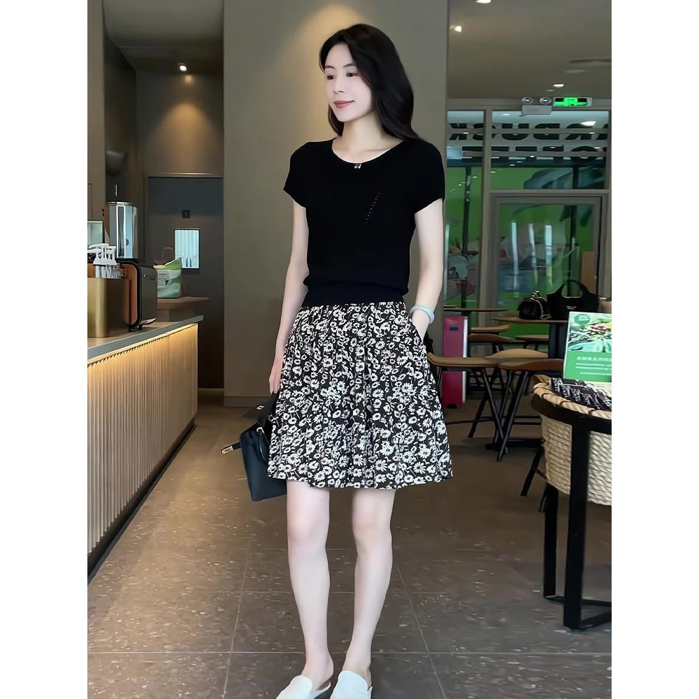 简约短袖针织衫洋气碎花短裙2025夏季新款小个子休闲气质两件套女