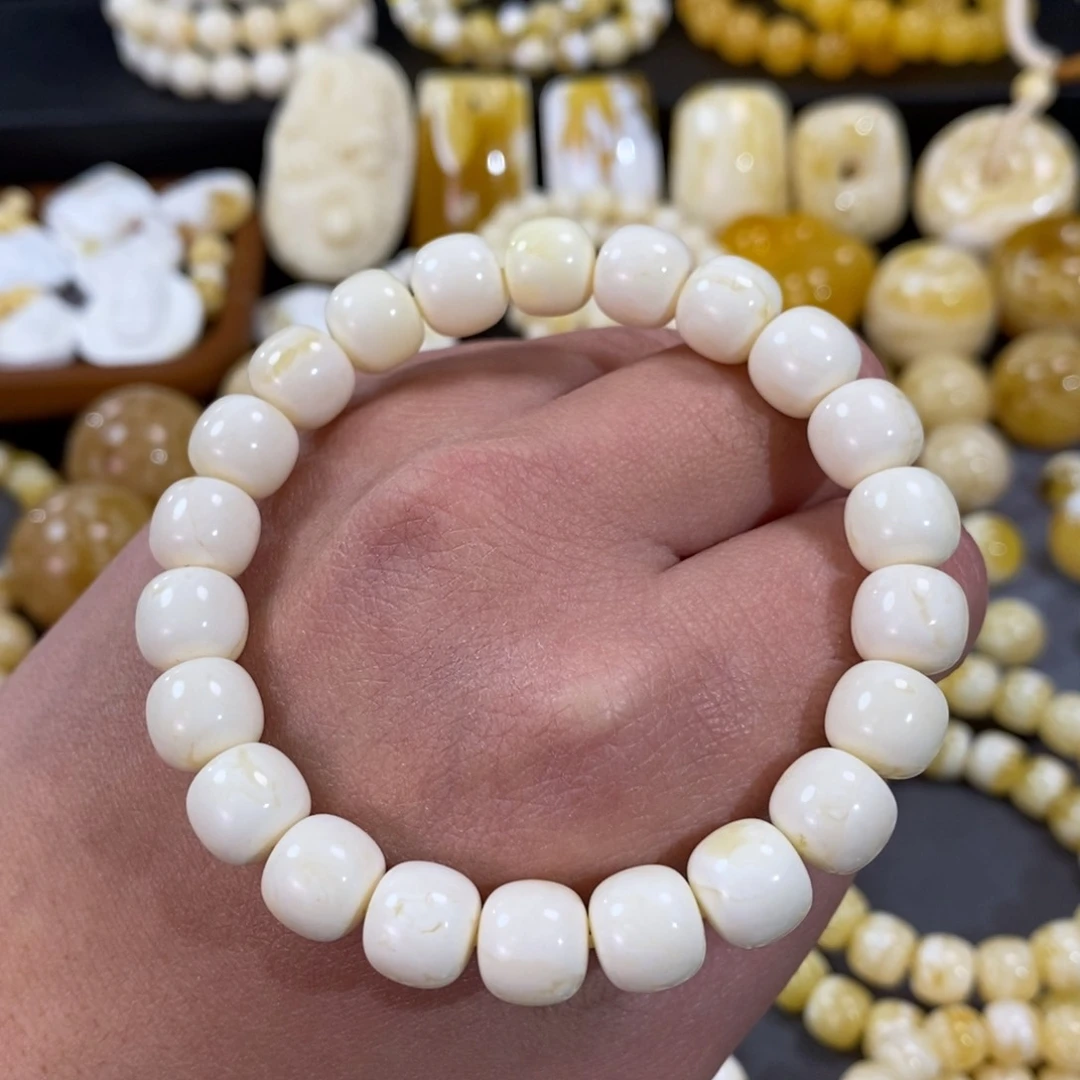 蜜蜡手串未镶嵌同料满瓷白无纹老型手串10