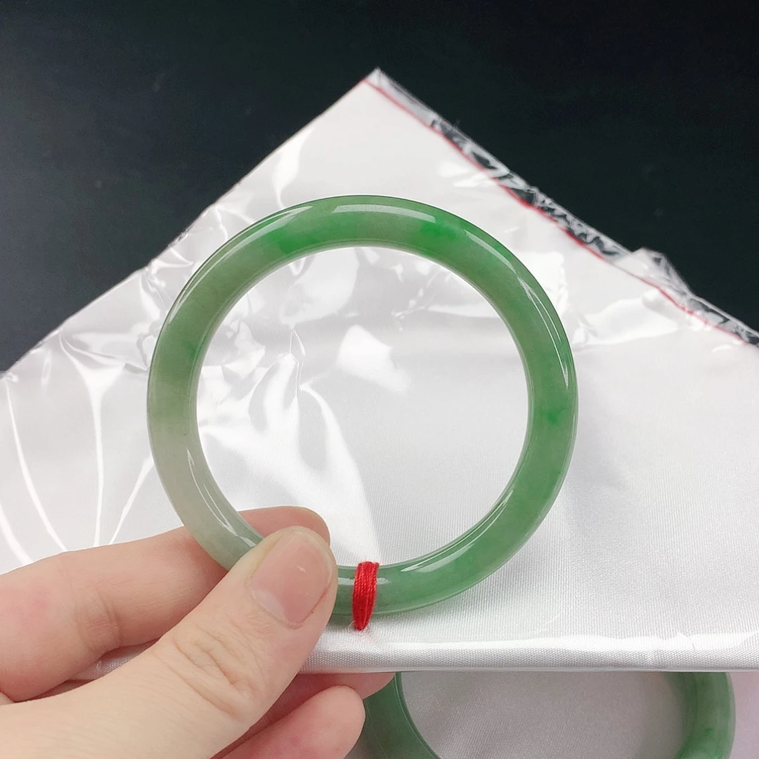 翡翠手镯未镶嵌f****然翡翠034