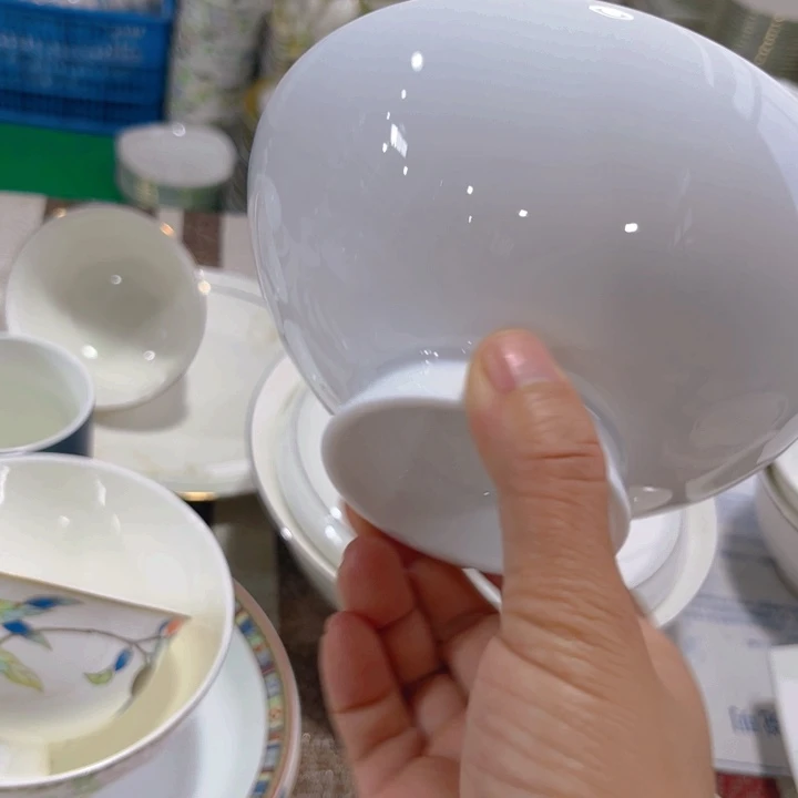 瓷片白瓷5.5寸碗六个微瑕