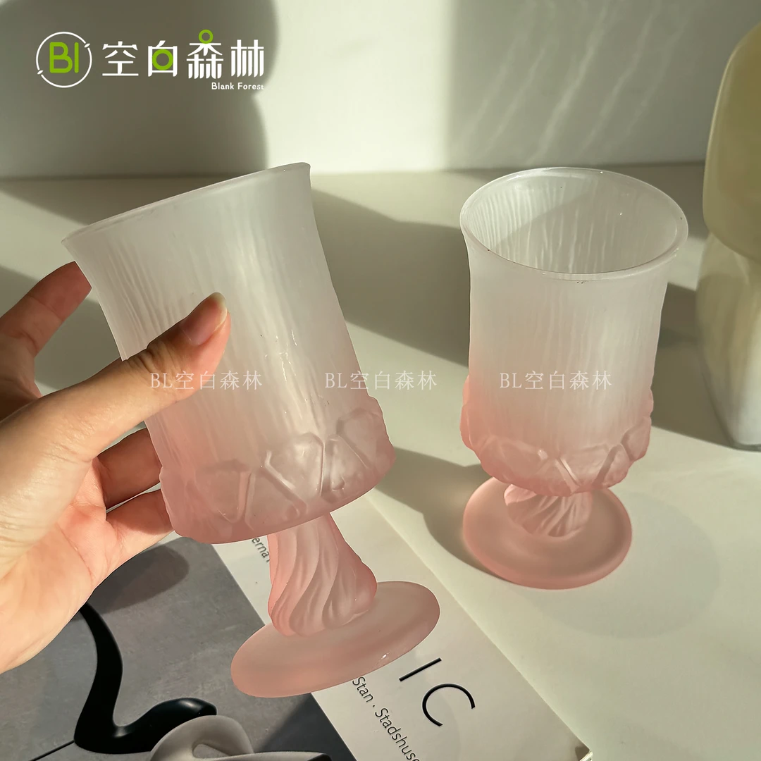 宫廷风磨砂渐变粉法式高脚杯气泡水杯冷饮料杯设计感高颜值玻璃杯
