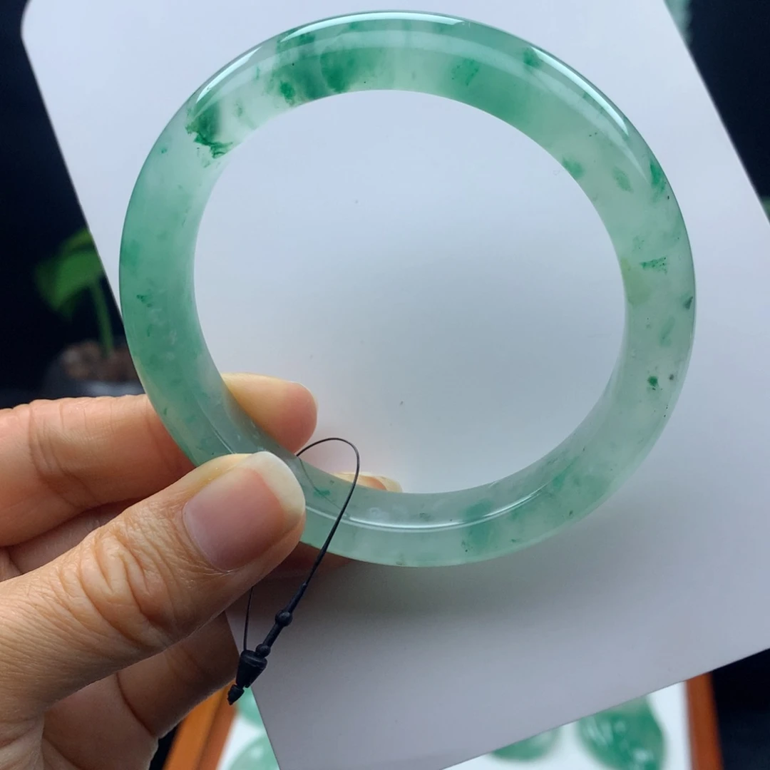 未镶嵌手镯石英质玉