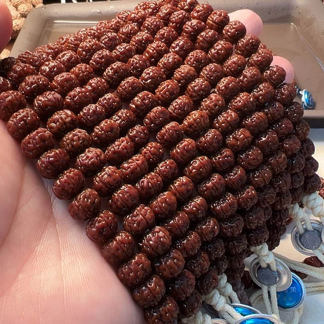 金刚菩提吊坠老树王手持10