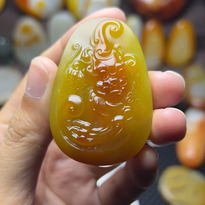 和田玉未镶嵌颈饰