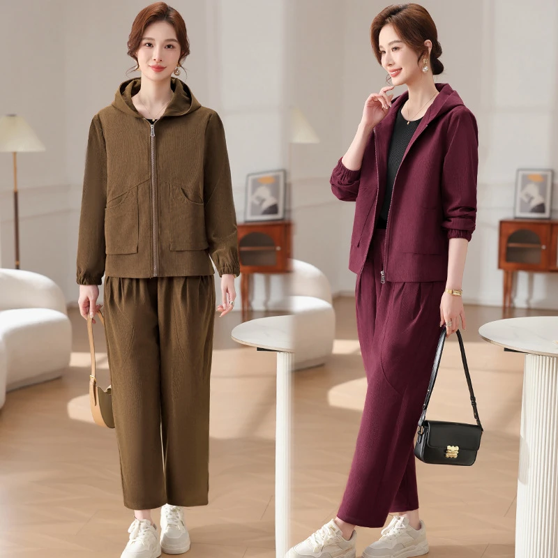 妈妈春装运动服套装时尚2025新款中老年女春秋外套上衣裤子两件套
