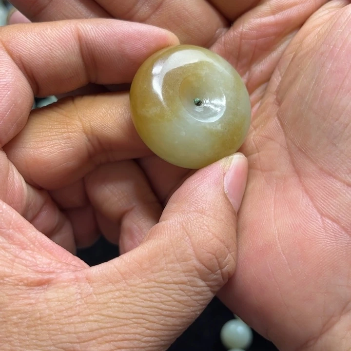 和田玉（糖玉）未镶嵌挂件