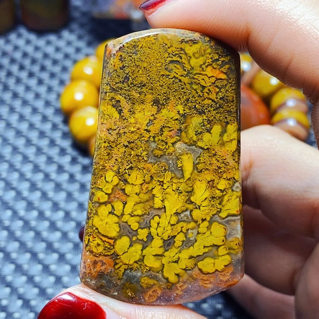 未镶嵌颈饰玛瑙/玉髓许**?