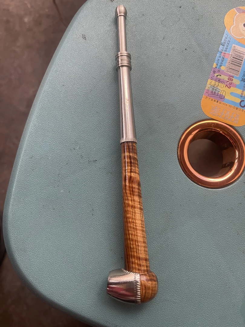 纯手工制作的乌木烟杆