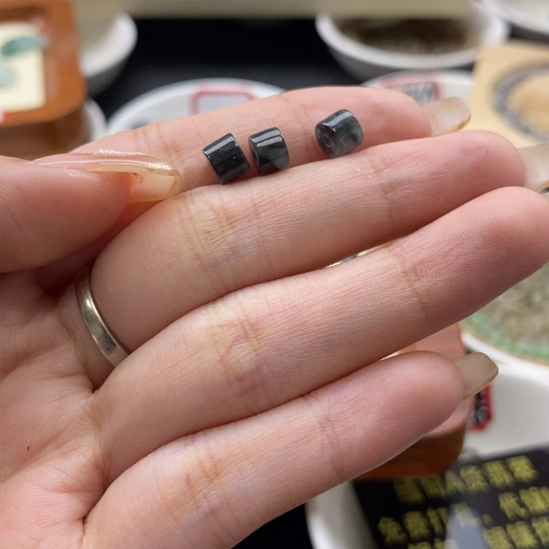 翡翠颈饰未镶嵌?*呆珠珠3个