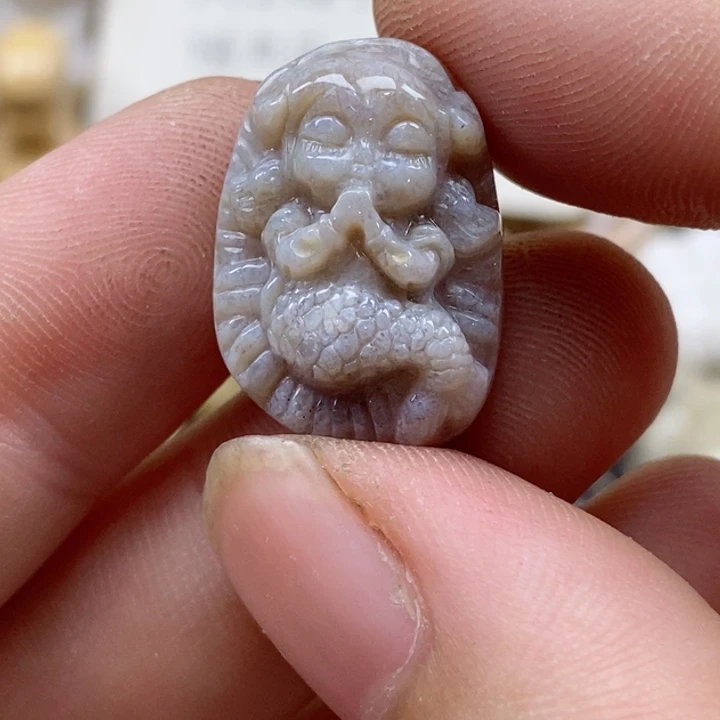 颈饰未镶嵌硅化珊瑚（珊瑚玉）小