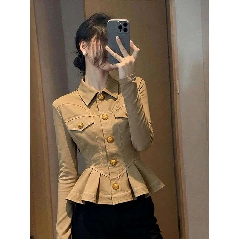 卡其色短外套女秋季高端时髦洋气独特别致气质减龄超好看上衣