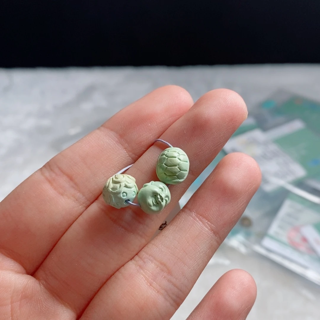 绿松石未镶嵌颈饰